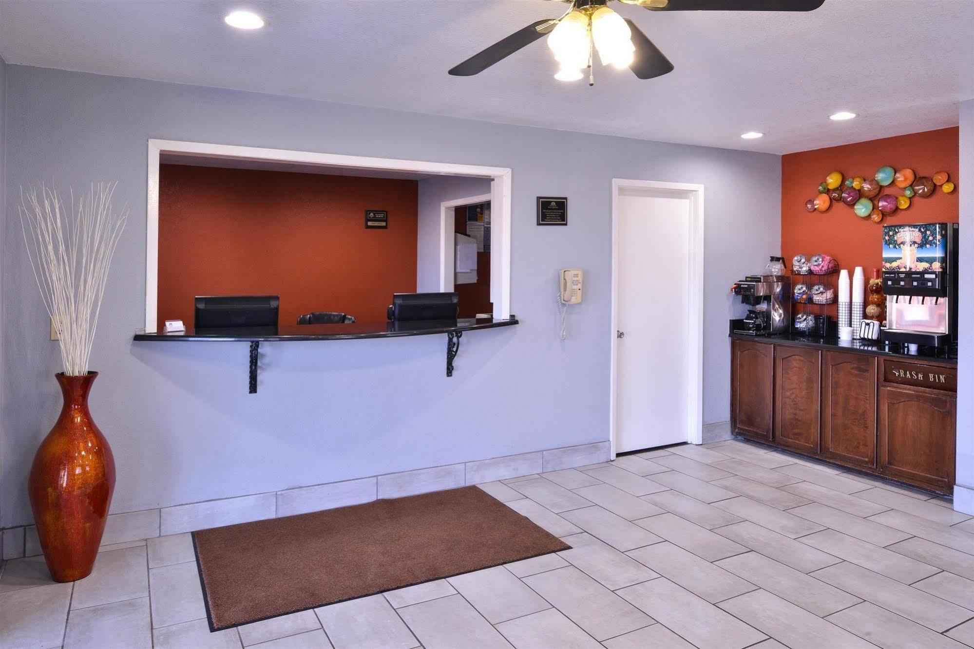Americas Best Value Inn - Batesville Exterior foto